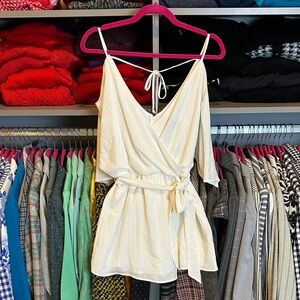 Rebecca B. White cold shoulder elastic waistband lined back zipper romper size 4